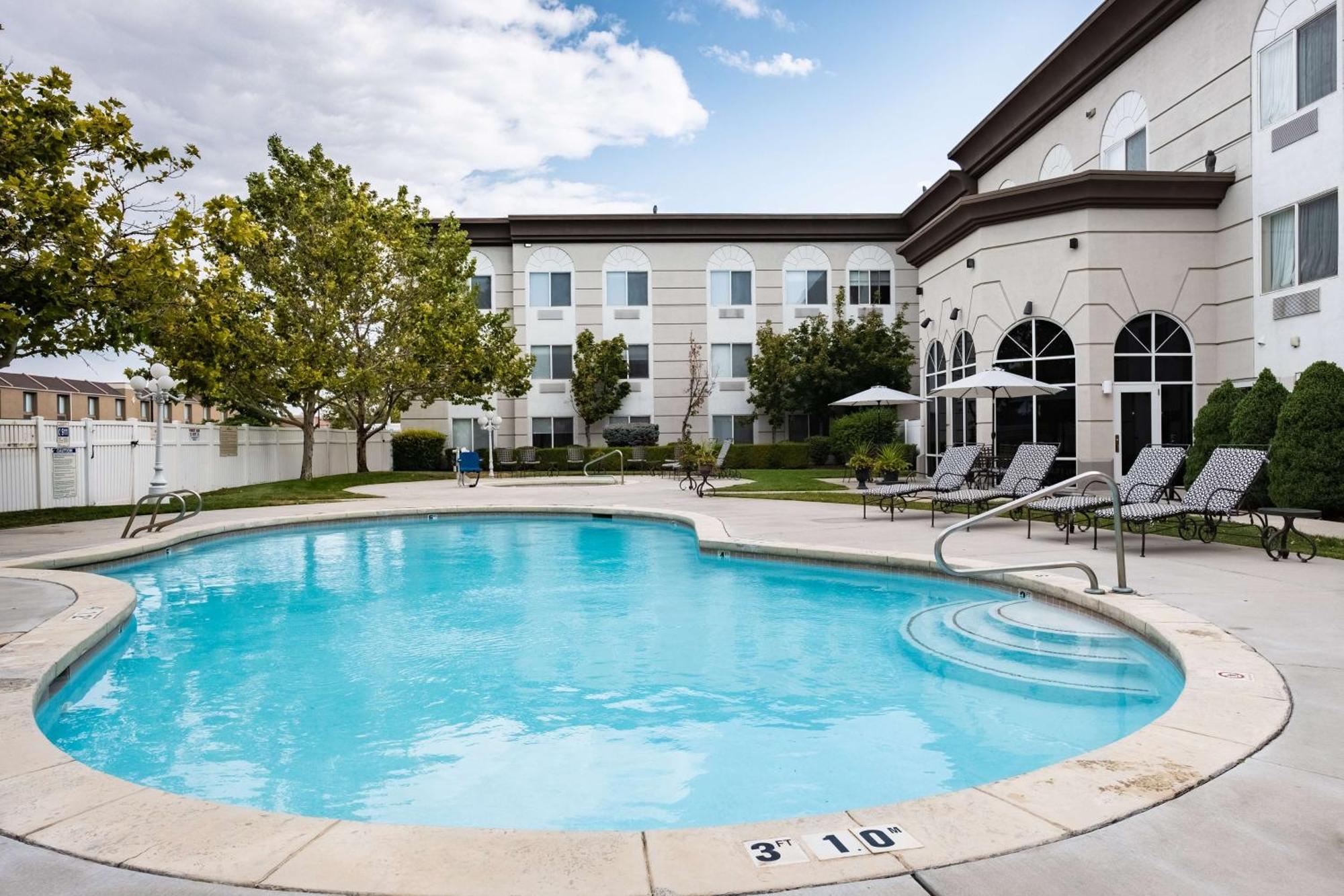 Hampton Inn & Suites Salt Lake City Airport Exterior foto